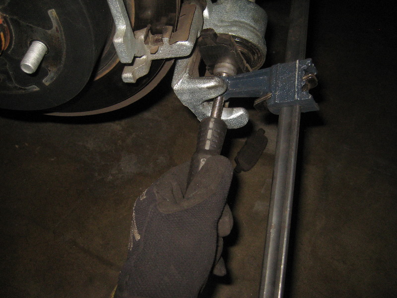 2013-2016-Nissan-Pathfinder-Rear-Disc-Brake-Pads-Replacement-Guide-017