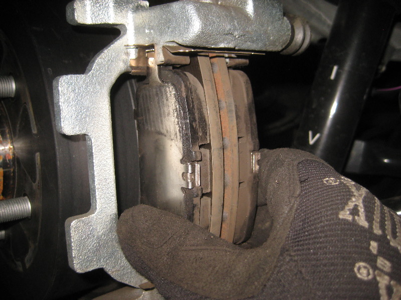 2013-2016-Nissan-Pathfinder-Rear-Disc-Brake-Pads-Replacement-Guide-023