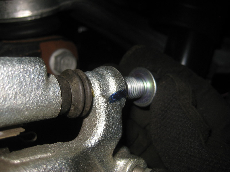 2013-2016-Nissan-Pathfinder-Rear-Disc-Brake-Pads-Replacement-Guide-024