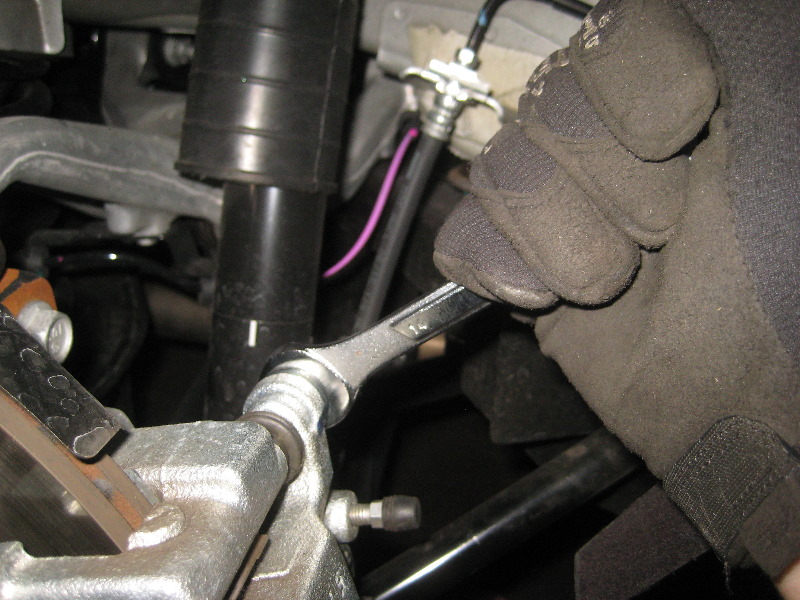 2013-2016-Nissan-Pathfinder-Rear-Disc-Brake-Pads-Replacement-Guide-027