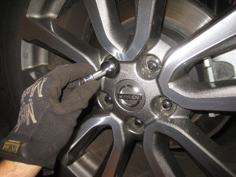 2013-2016-Nissan-Pathfinder-Rear-Disc-Brake-Pads-Replacement-Guide-029