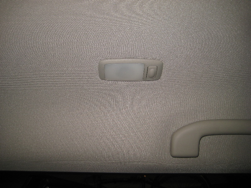 2013-2016-Nissan-Pathfinder-Rear-Passenger-Reading-Light-Bulb-Replacement-Guide-001