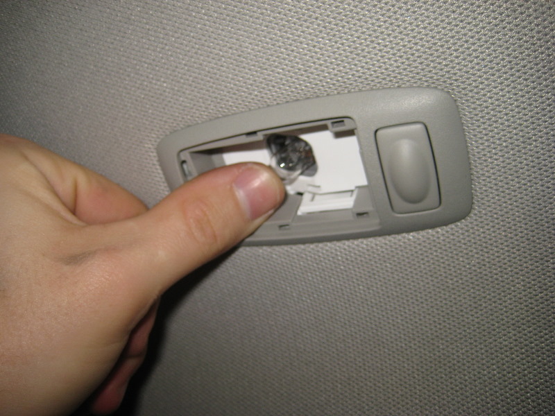 20132016NissanPathfinderRearPassengerReadingLightBulb