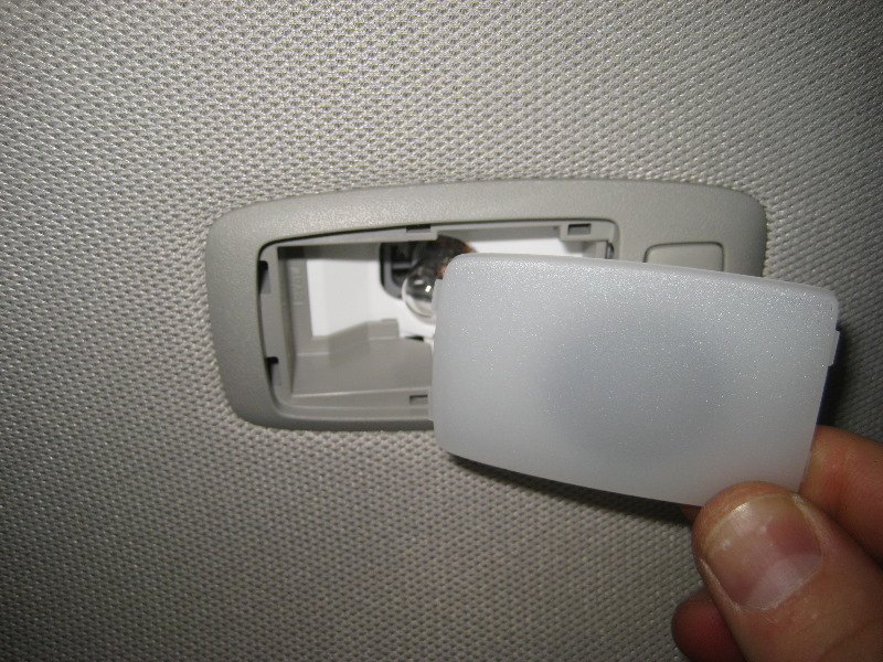 2013-2016-Nissan-Pathfinder-Rear-Passenger-Reading-Light-Bulb-Replacement-Guide-010