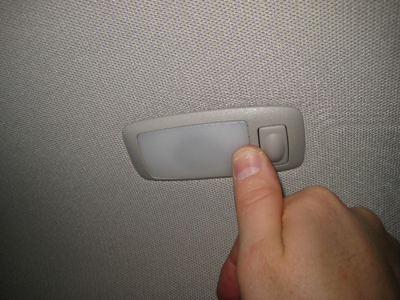 20132016NissanPathfinderRearPassengerReadingLightBulb