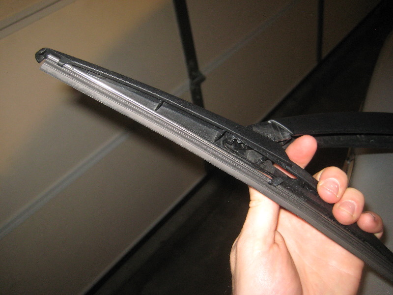 thumbnail image 2 of EZ Motoring Hybrid Wiper Blades For 2022-2025 Nissan Pathfinder – 26" & 19" – Direct Replacement 2 of 3