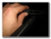 2013-2016-Nissan-Pathfinder-Rear-Wiper-Blade-Replacement-Guide-010