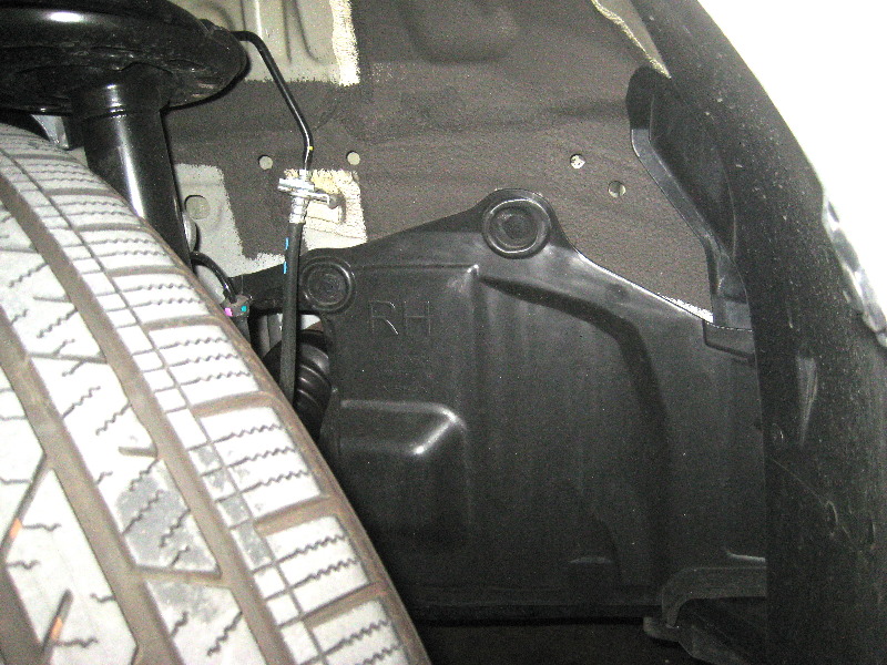 2013-2016-Nissan-Pathfinder-Serpentine-Accessory-Belt-Replacement-Guide-003