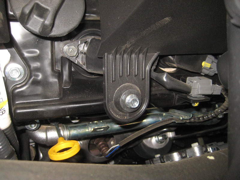 20132016NissanPathfinderPCVValveReplacementGuide002