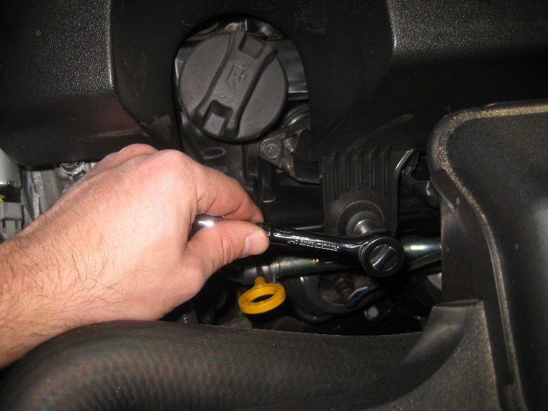 20132016NissanPathfinderPCVValveReplacementGuide003