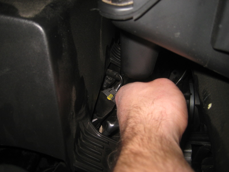 2013-2016-Nissan-Pathfinder-PCV-Valve-Replacement-Guide-038