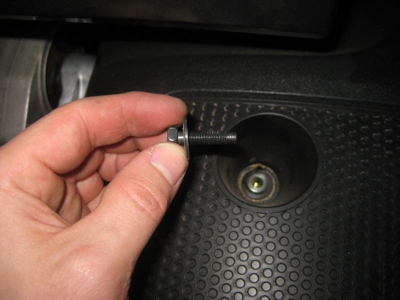 2013-2016-Nissan-Pathfinder-Spark-Plugs-Replacement-Guide-003