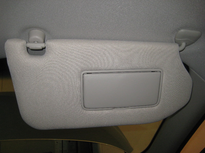 2013-2016-Nissan-Pathfinder-Vanity-Mirror-Light-Bulb-Replacement-Guide-001