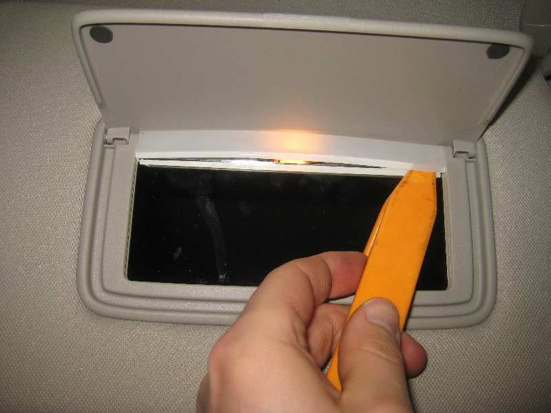 2013-2016-Nissan-Pathfinder-Vanity-Mirror-Light-Bulb-Replacement-Guide-004