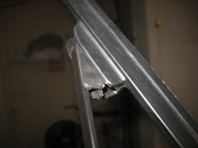 20132016NissanPathfinderWindshieldWiperBladesReplacementGuide003