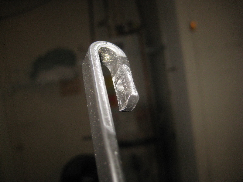 2013-2016-Nissan-Pathfinder-Windshield-Wiper-Blades-Replacement-Guide-008