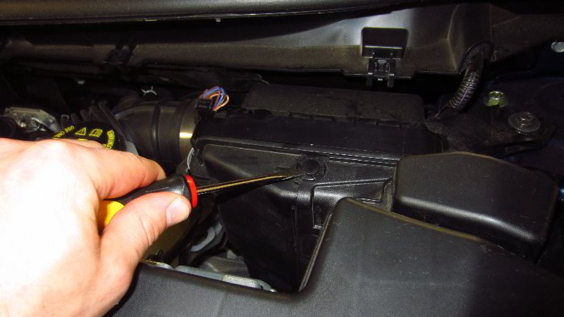 Nissan-Qashqai-Rogue-Sport-12V-Automotive-Battery-Replacement-Guide-007