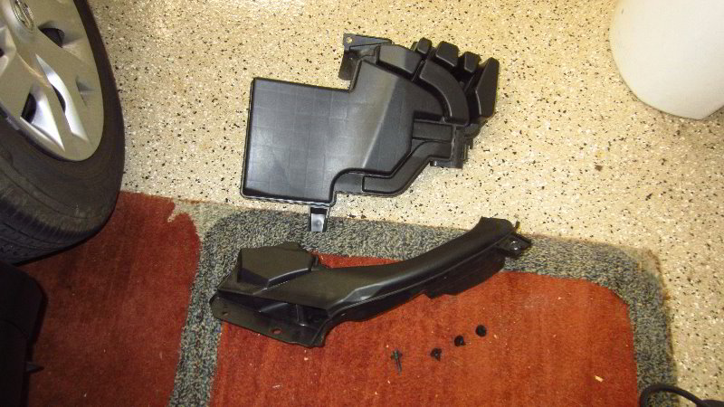 Nissan-Qashqai-Rogue-Sport-12V-Automotive-Battery-Replacement-Guide-012