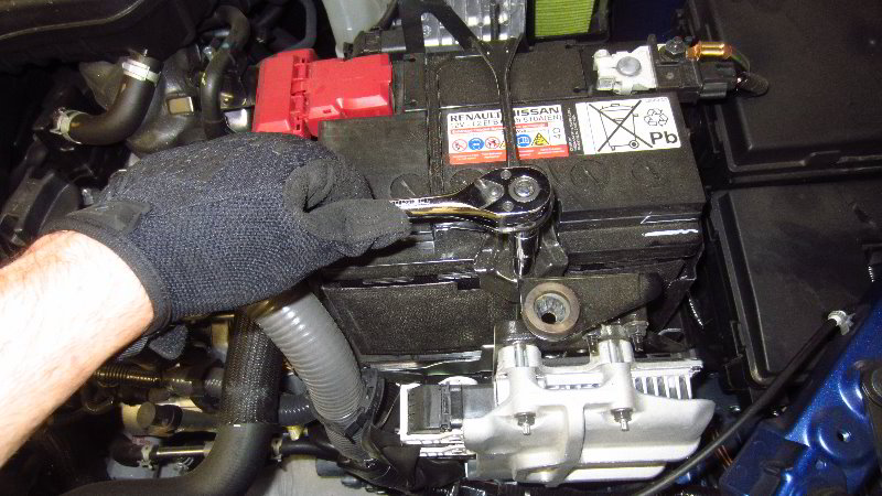 Nissan-Qashqai-Rogue-Sport-12V-Automotive-Battery-Replacement-Guide-014
