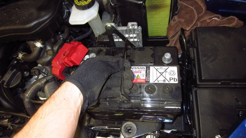 Nissan-Qashqai-Rogue-Sport-12V-Automotive-Battery-Replacement-Guide-029