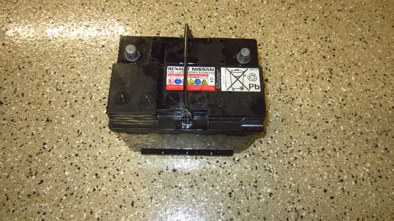 Nissan-Qashqai-Rogue-Sport-12V-Automotive-Battery-Replacement-Guide-030