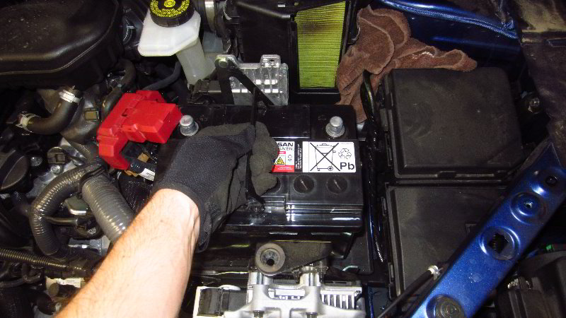 Nissan-Qashqai-Rogue-Sport-12V-Automotive-Battery-Replacement-Guide-033