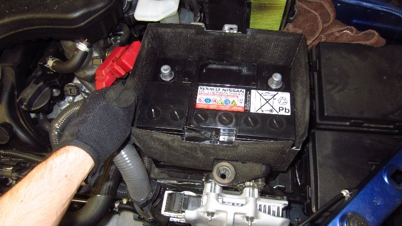 Nissan-Qashqai-Rogue-Sport-12V-Automotive-Battery-Replacement-Guide-034