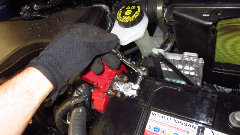 Nissan-Qashqai-Rogue-Sport-12V-Automotive-Battery-Replacement-Guide-036