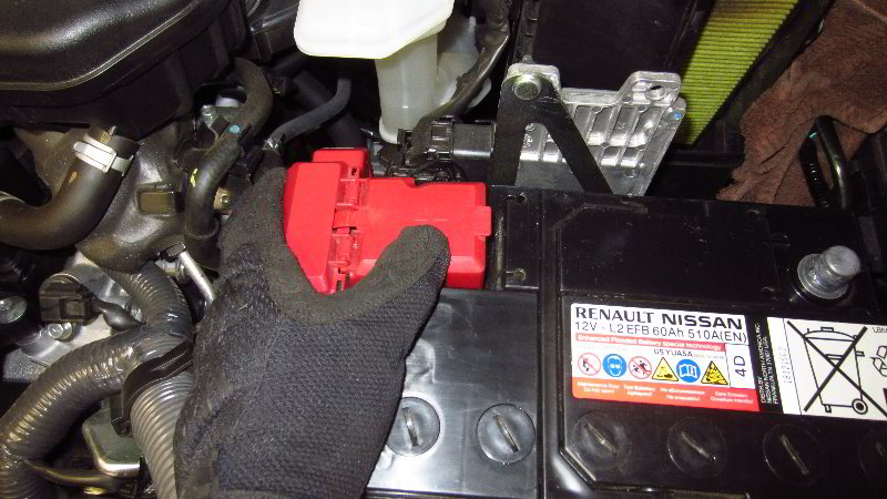 Nissan-Qashqai-Rogue-Sport-12V-Automotive-Battery-Replacement-Guide-037