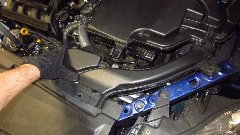 Nissan-Qashqai-Rogue-Sport-12V-Automotive-Battery-Replacement-Guide-048