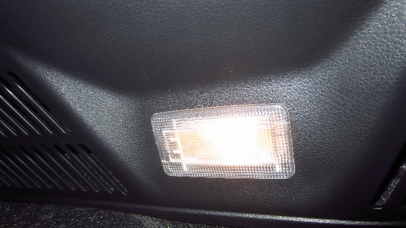 Nissan-Qashqai-Rogue-Sport-Cargo-Area-Light-Bulbs-Replacement-Guide-002