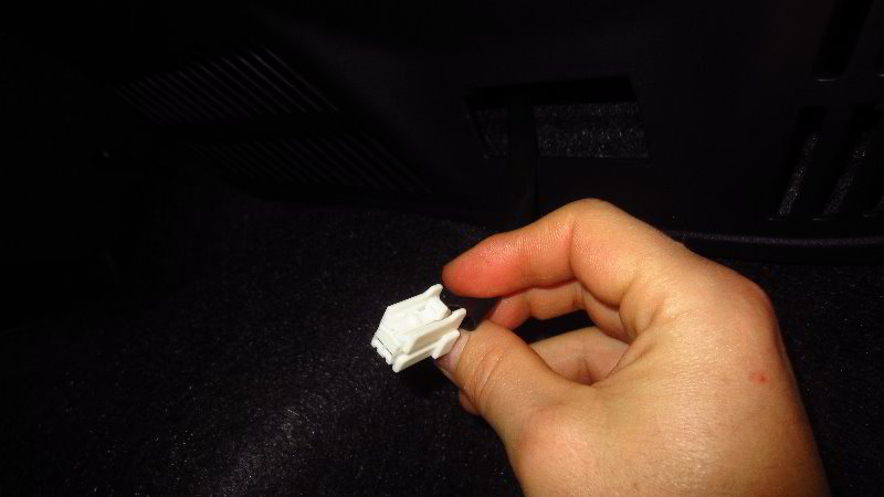 Nissan-Qashqai-Rogue-Sport-Cargo-Area-Light-Bulbs-Replacement-Guide-007
