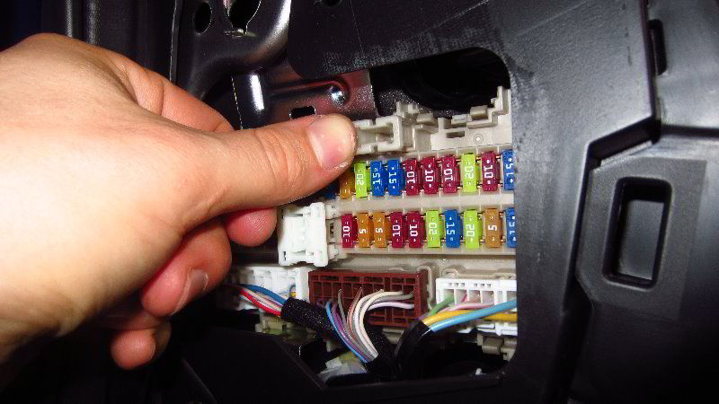 Nissan-Qashqai-Rogue-Sport-Electrical-Fuse-Replacement-Guide-042