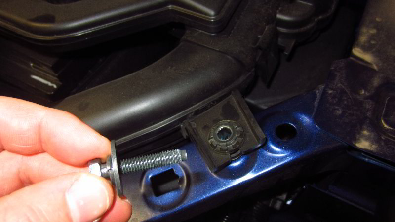 Nissan-Qashqai-Rogue-Sport-Engine-Air-Filter-Replacement-Guide-004