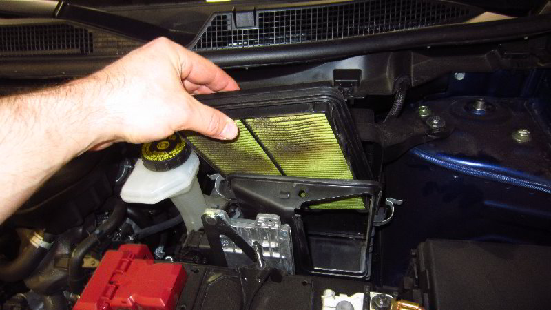 Nissan-Qashqai-Rogue-Sport-Engine-Air-Filter-Replacement-Guide-017