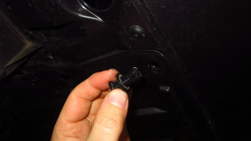 Nissan-Qashqai-Rogue-Sport-Engine-Oil-Change-Guide-013