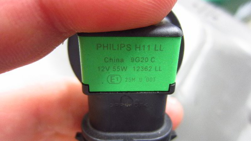 Nissan-Qashqai-Rogue-Sport-Headlight-Bulbs-Replacement-Guide-017