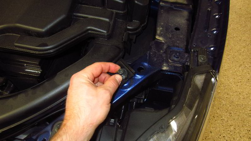 Nissan-Qashqai-Rogue-Sport-Headlight-Bulbs-Replacement-Guide-044