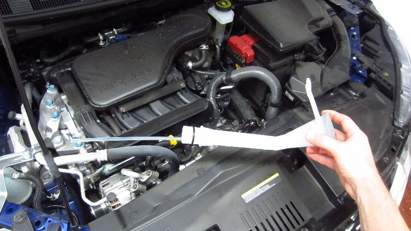 Nissan-Qashqai-Rogue-Sport-Headlight-Bulbs-Replacement-Guide-052