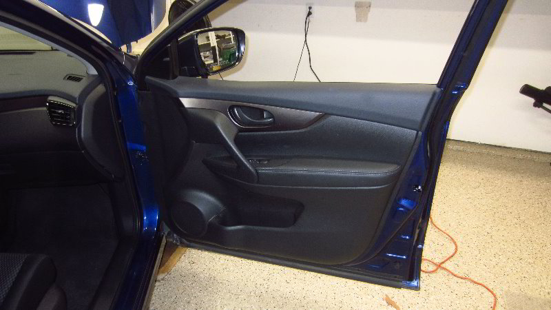 Nissan-Qashqai-Rogue-Sport-Door-Panel-Removal-Guide-001
