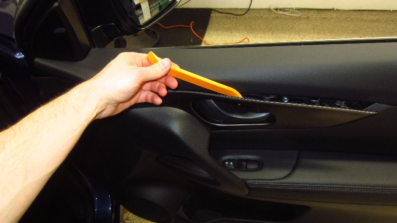 Nissan-Qashqai-Rogue-Sport-Door-Panel-Removal-Guide-004
