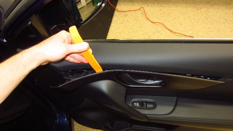 Nissan-Qashqai-Rogue-Sport-Door-Panel-Removal-Guide-005