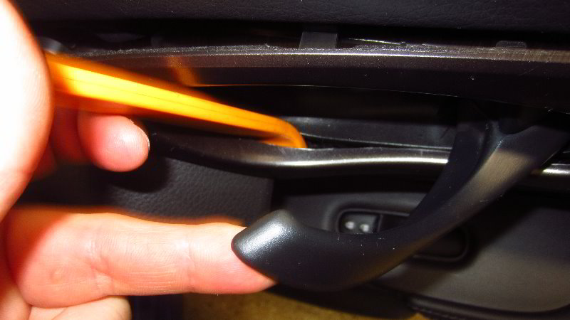 Nissan-Qashqai-Rogue-Sport-Door-Panel-Removal-Guide-006