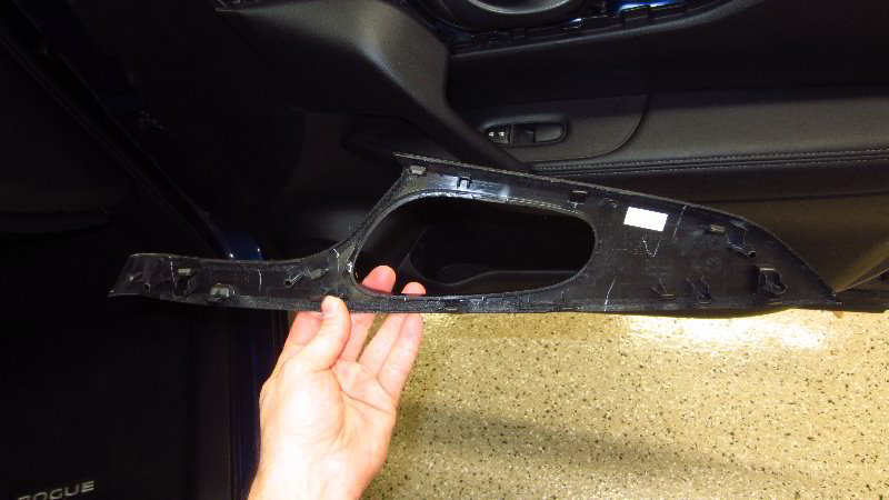 Nissan-Qashqai-Rogue-Sport-Door-Panel-Removal-Guide-007