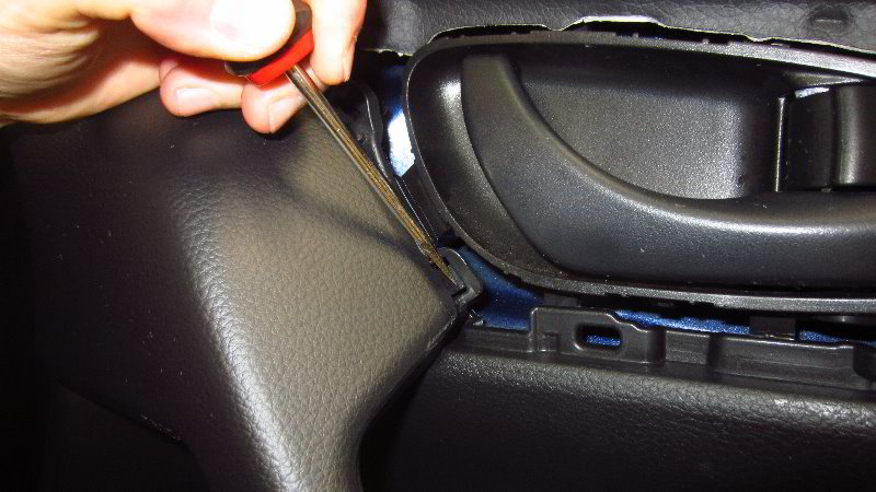 Nissan-Qashqai-Rogue-Sport-Door-Panel-Removal-Guide-009