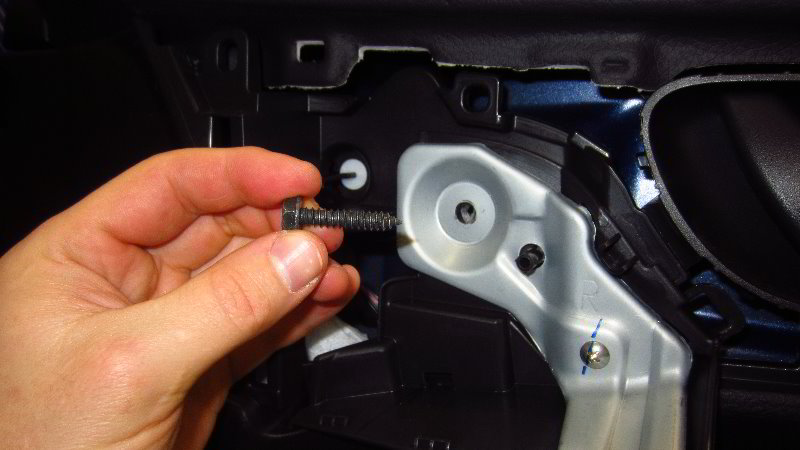 Nissan-Qashqai-Rogue-Sport-Door-Panel-Removal-Guide-014