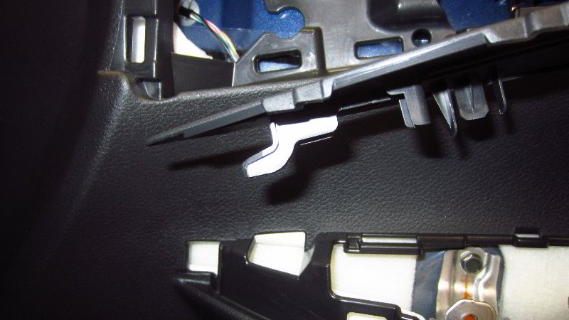 Nissan-Qashqai-Rogue-Sport-Door-Panel-Removal-Guide-024