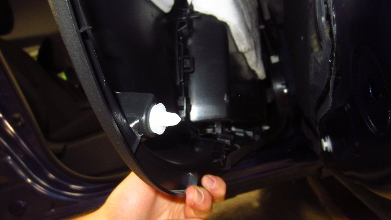 Nissan-Qashqai-Rogue-Sport-Door-Panel-Removal-Guide-032