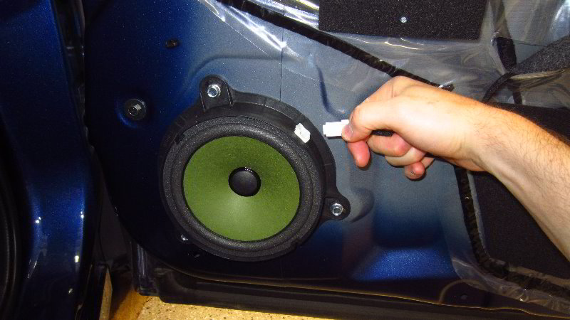 Nissan-Qashqai-Rogue-Sport-Door-Panel-Removal-Guide-040