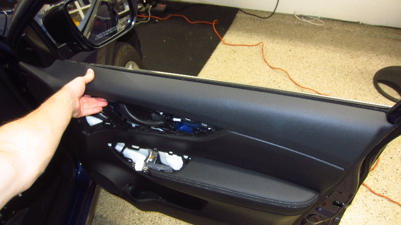 Nissan-Qashqai-Rogue-Sport-Door-Panel-Removal-Guide-045